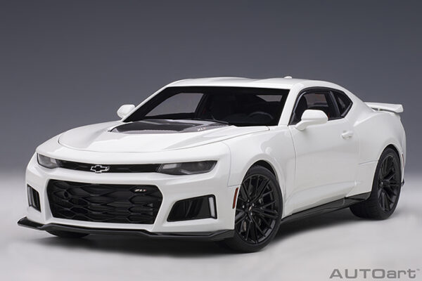 CHEVROLET CAMARO ZL1 2017 (SUMMIT W1HITE) - Imagen 18