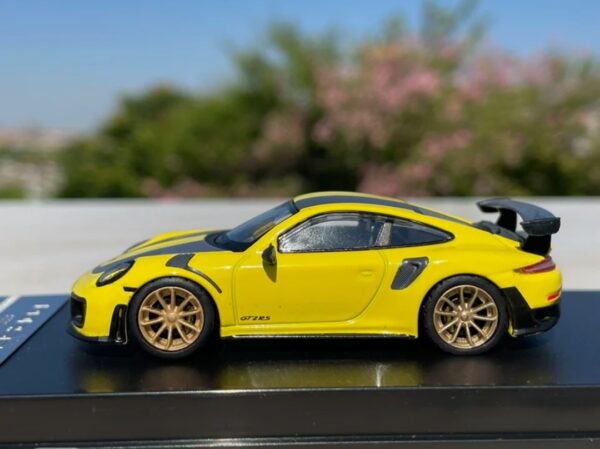 Porsche GT2 RS caja acrilica 1:64 - Imagen 2