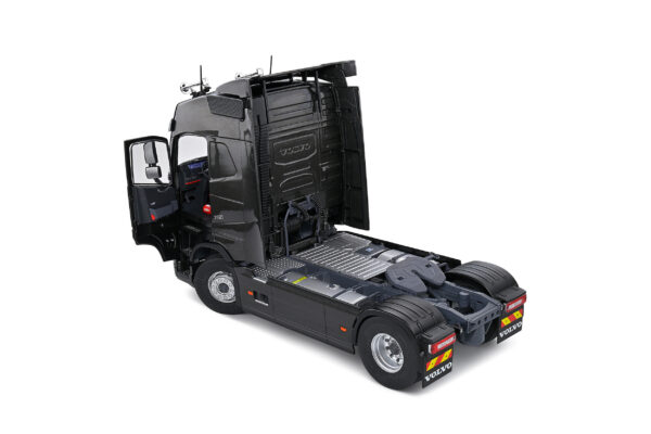 CAMION VOLVO FH GLOBETROTTER XL 2021 BLACK ESCALA 1:24 - Imagen 3